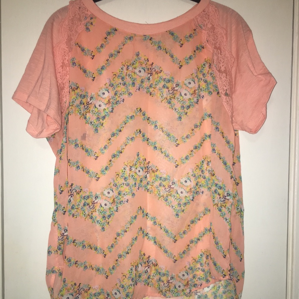 🎉 (6/$20) Peach color sheer floral top with lace